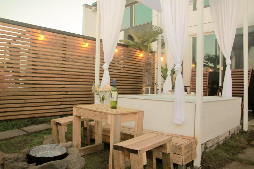 Jeju Hyeun'S House Villa Exterior foto